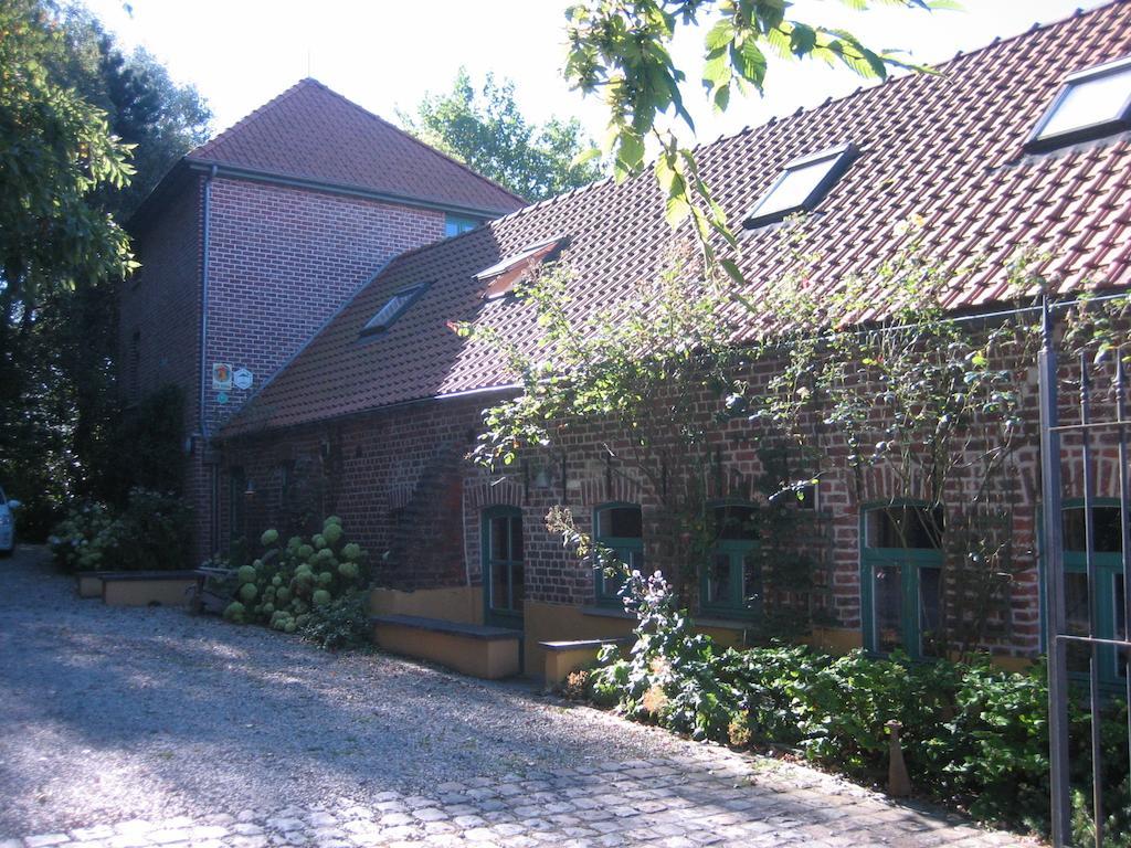 Holiday Home Les Plachettes Flobecq Rom bilde